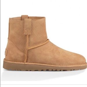 NWT mini ugg boots